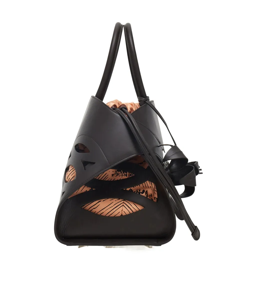 Back To Earth - Hug Handbag
