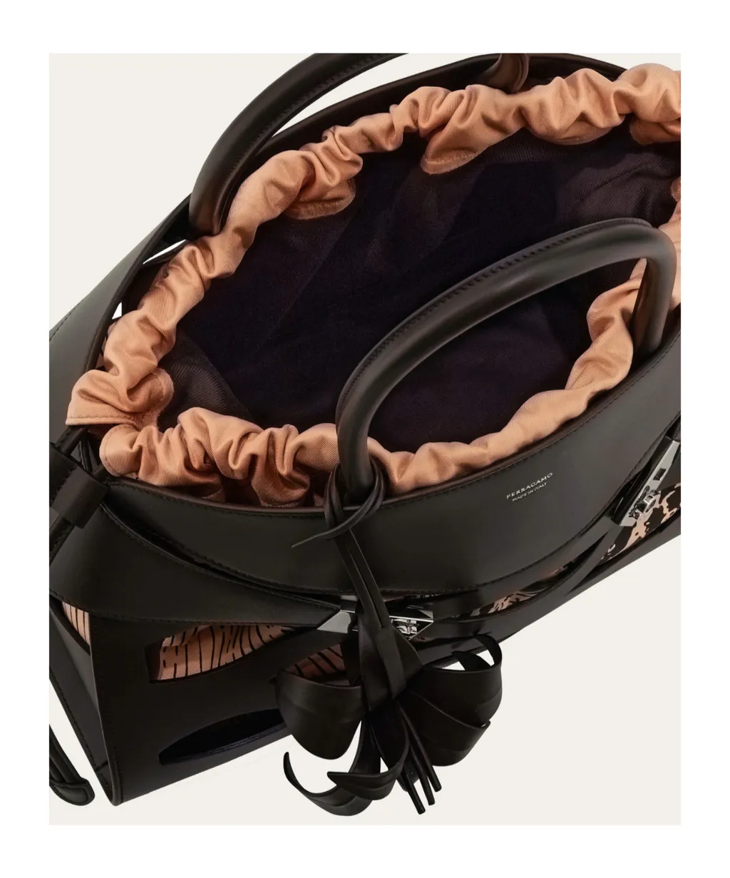 Back To Earth - Hug Handbag