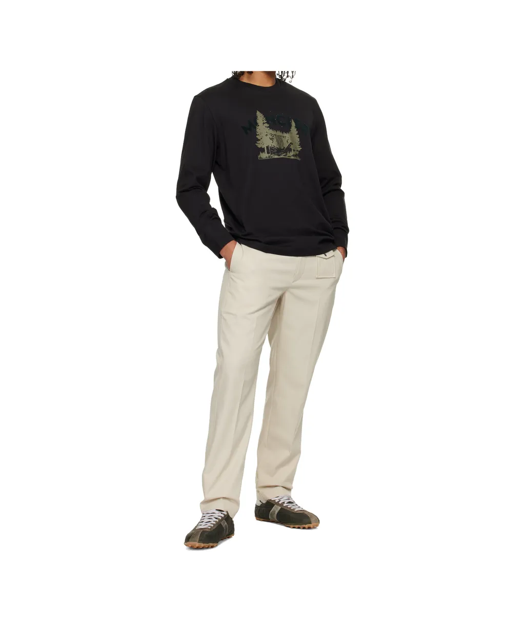 Long-Sleeved Crew Neck T-Shirt
