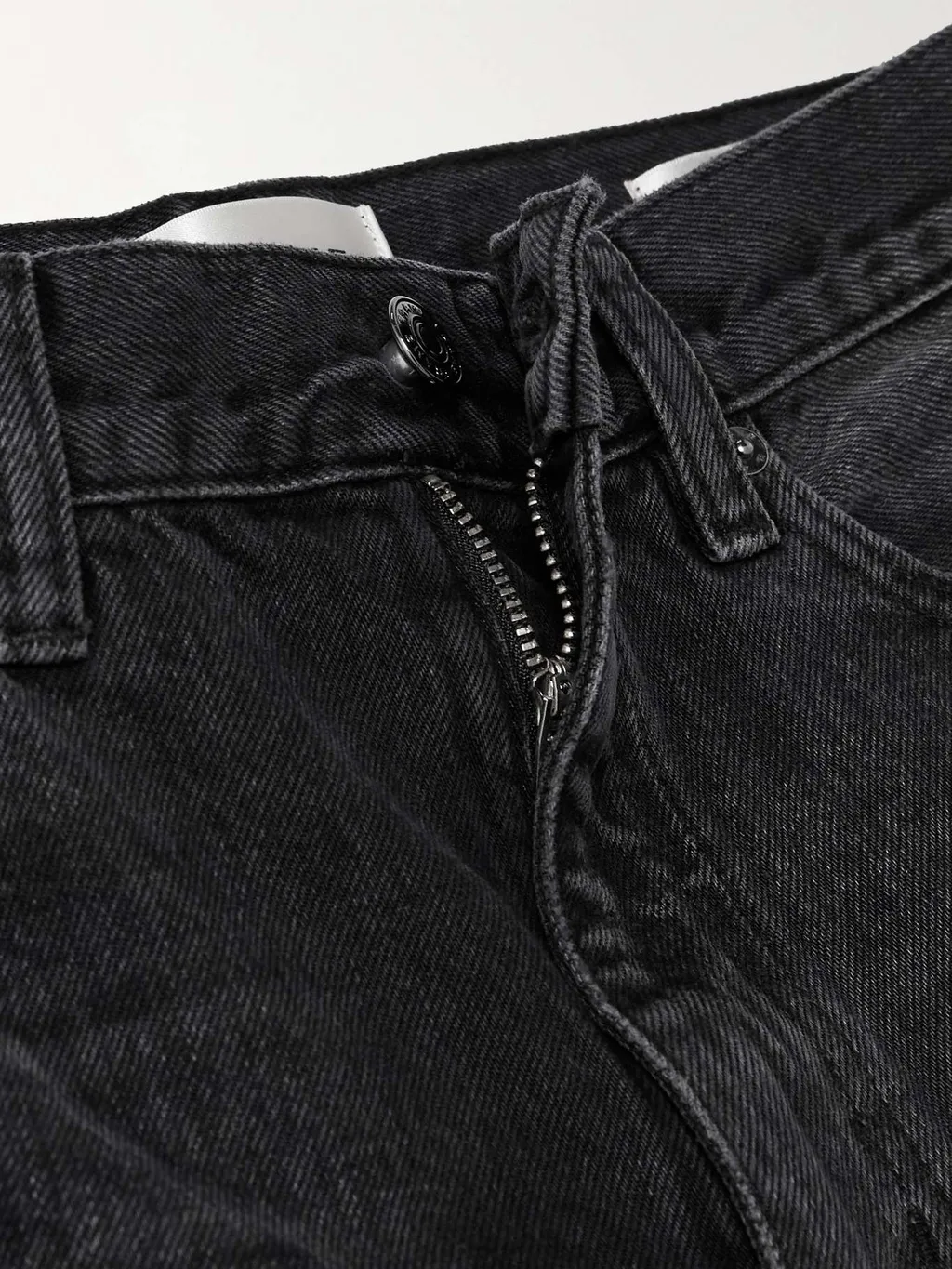 Frayed High-Waist Jeans