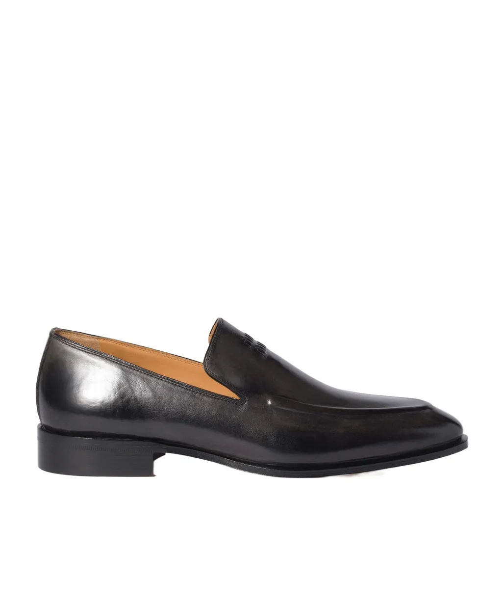 Miu Miu Logo-Embossed Mocassinis