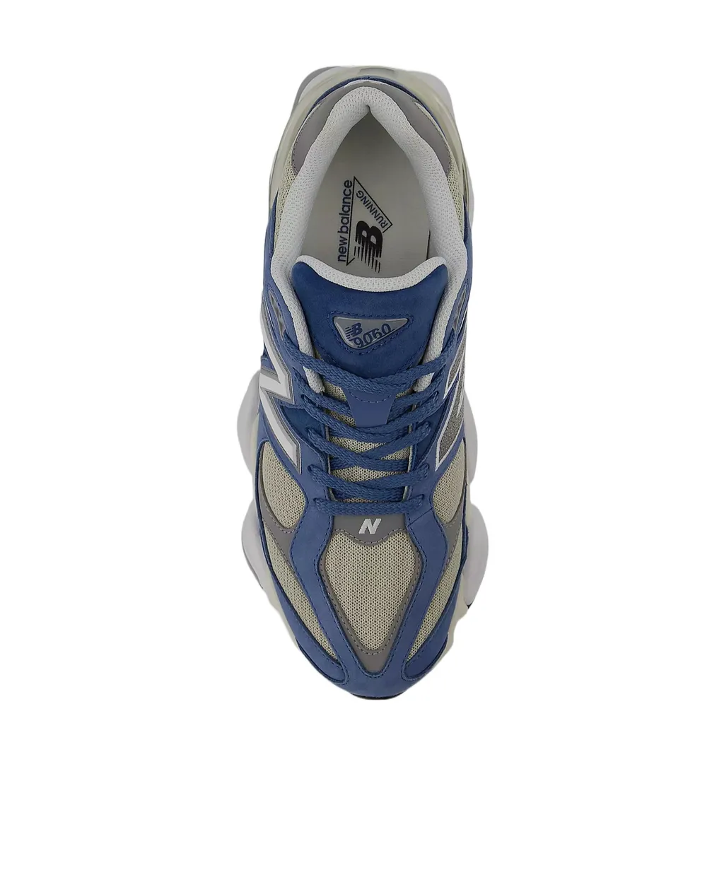 9060 Sneakers