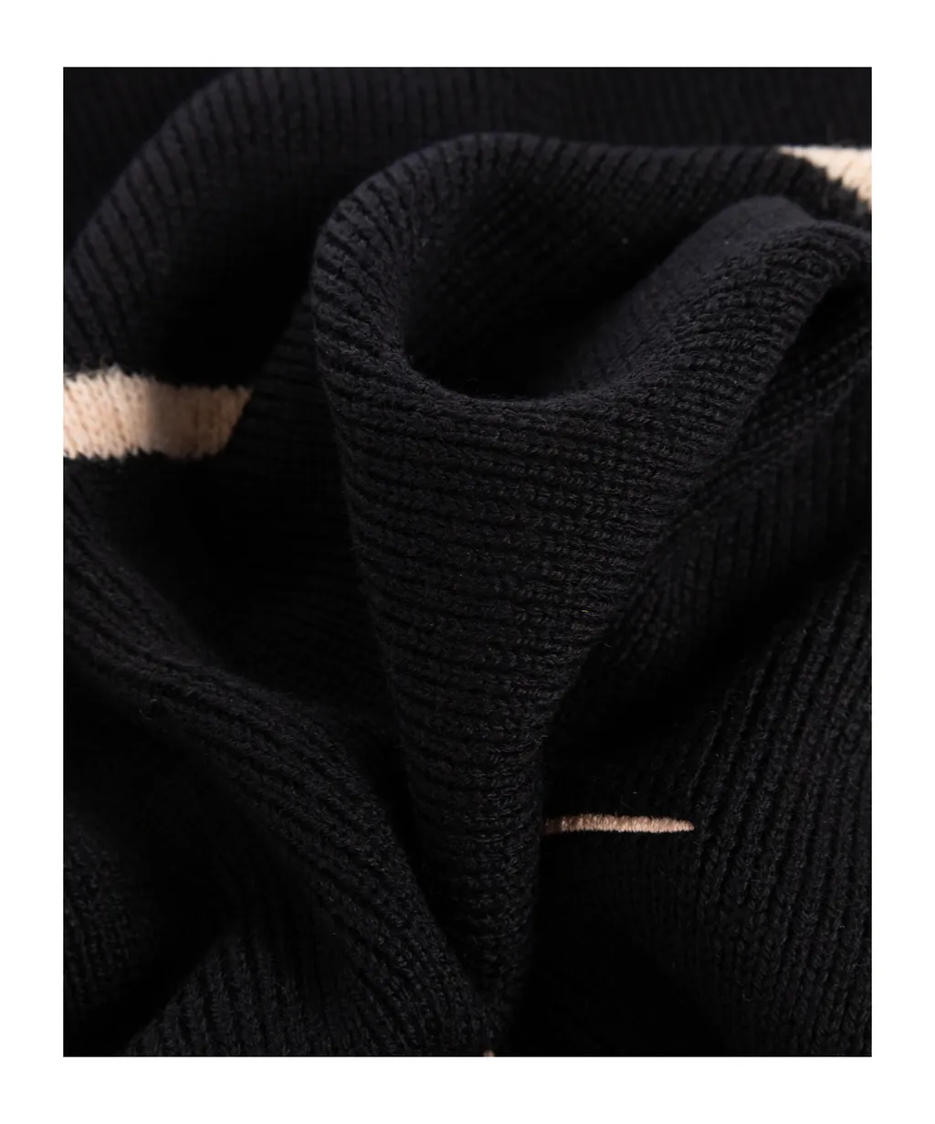 Embroidered Ribbed Scarf