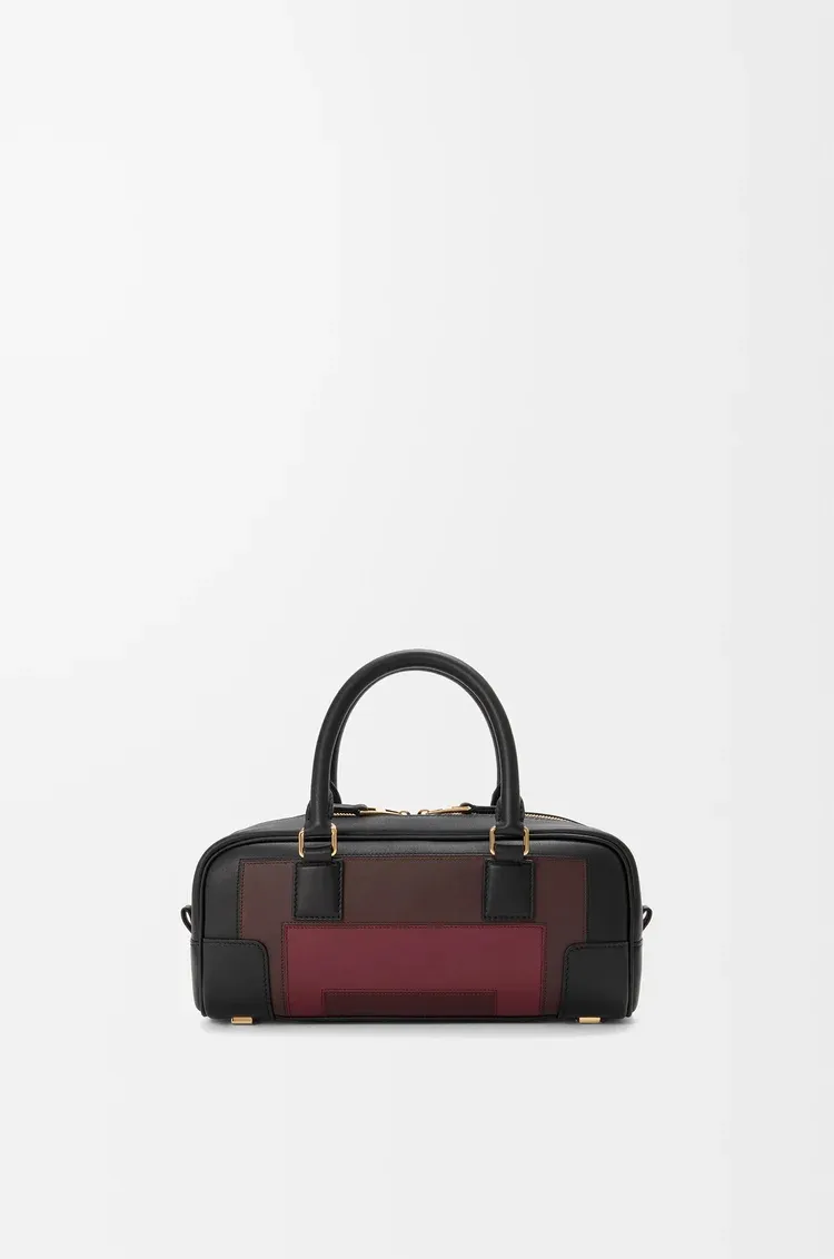 Amazona 23 Padlock-Detail Shoulder Bag