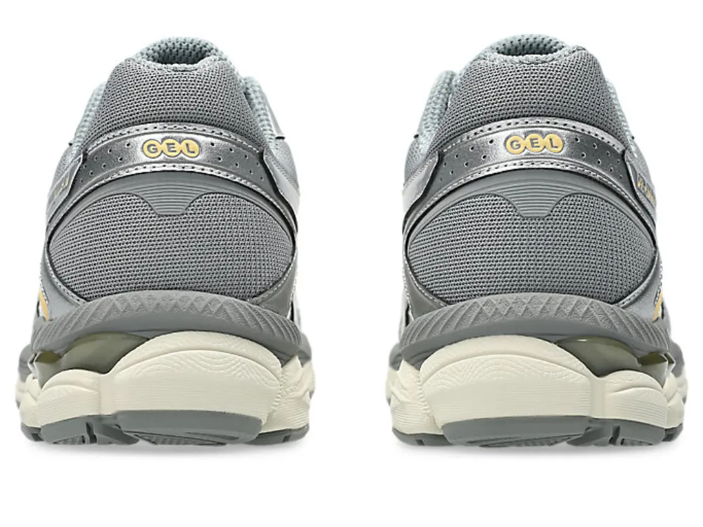 Asics Gel-Cumulus 16 Sneakers