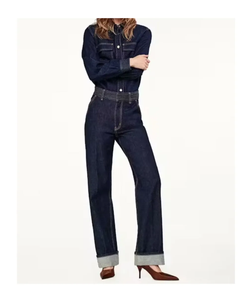 High-Waisted Jeans