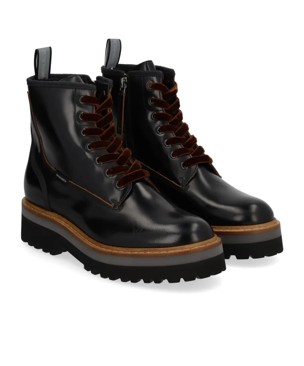 Woolrich Round Toe Lace-Up Boots