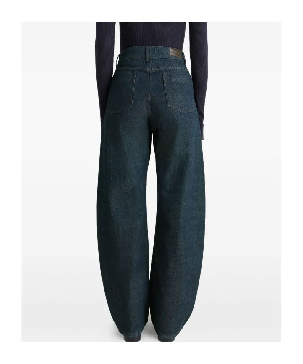 High-Waisted Curved Jeans