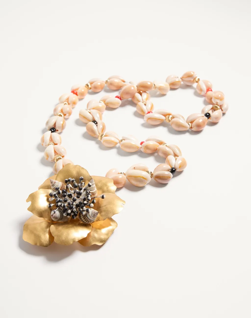 Jardin Aquatique Necklace In Metal, Fabric, Shells, Coral And Onyx
