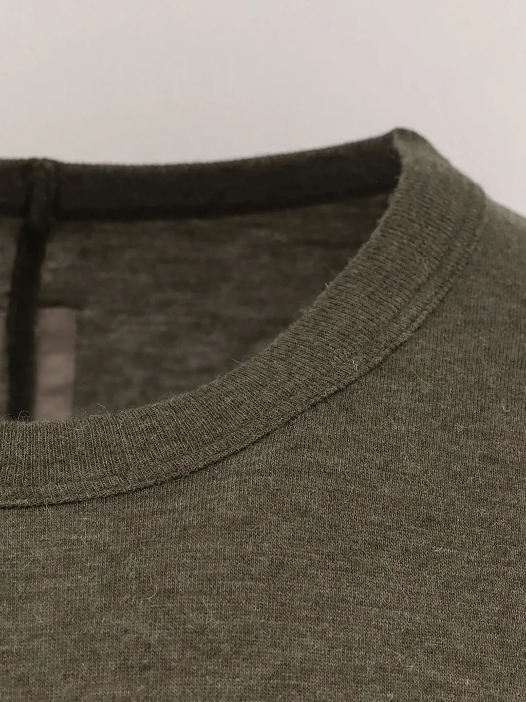Round Neck Long-Sleeved T-Shirt