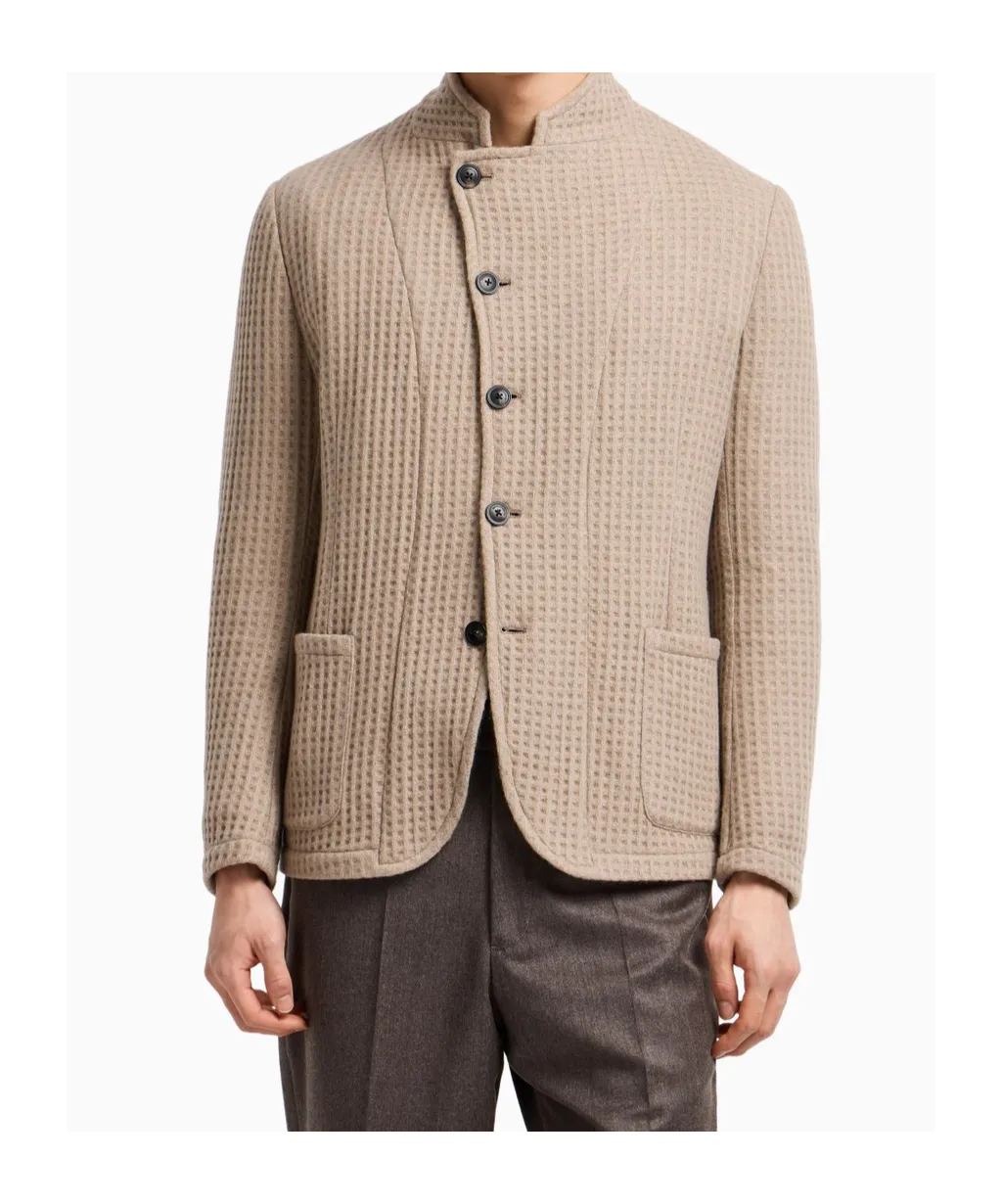 Button-Fatening Jacket