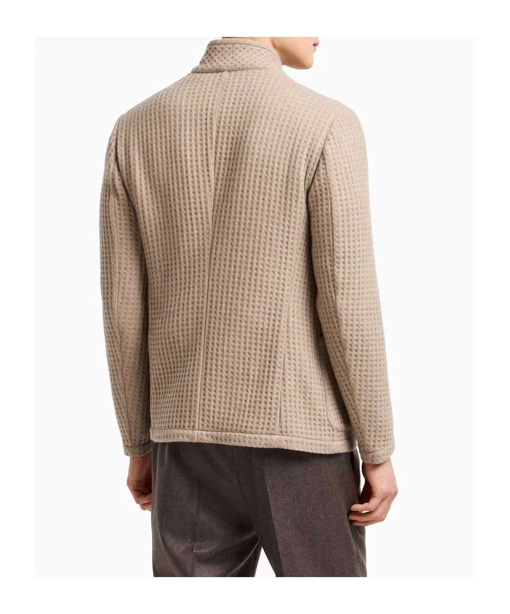 Button-Fatening Jacket