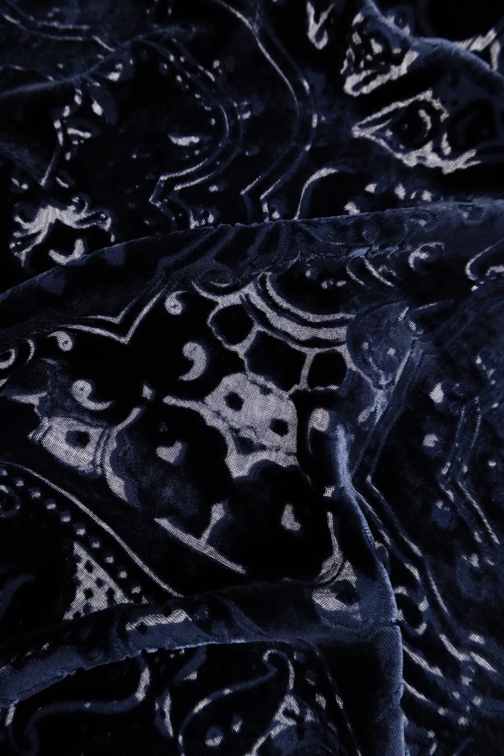 Paisley-Pattern Velvet Scarf