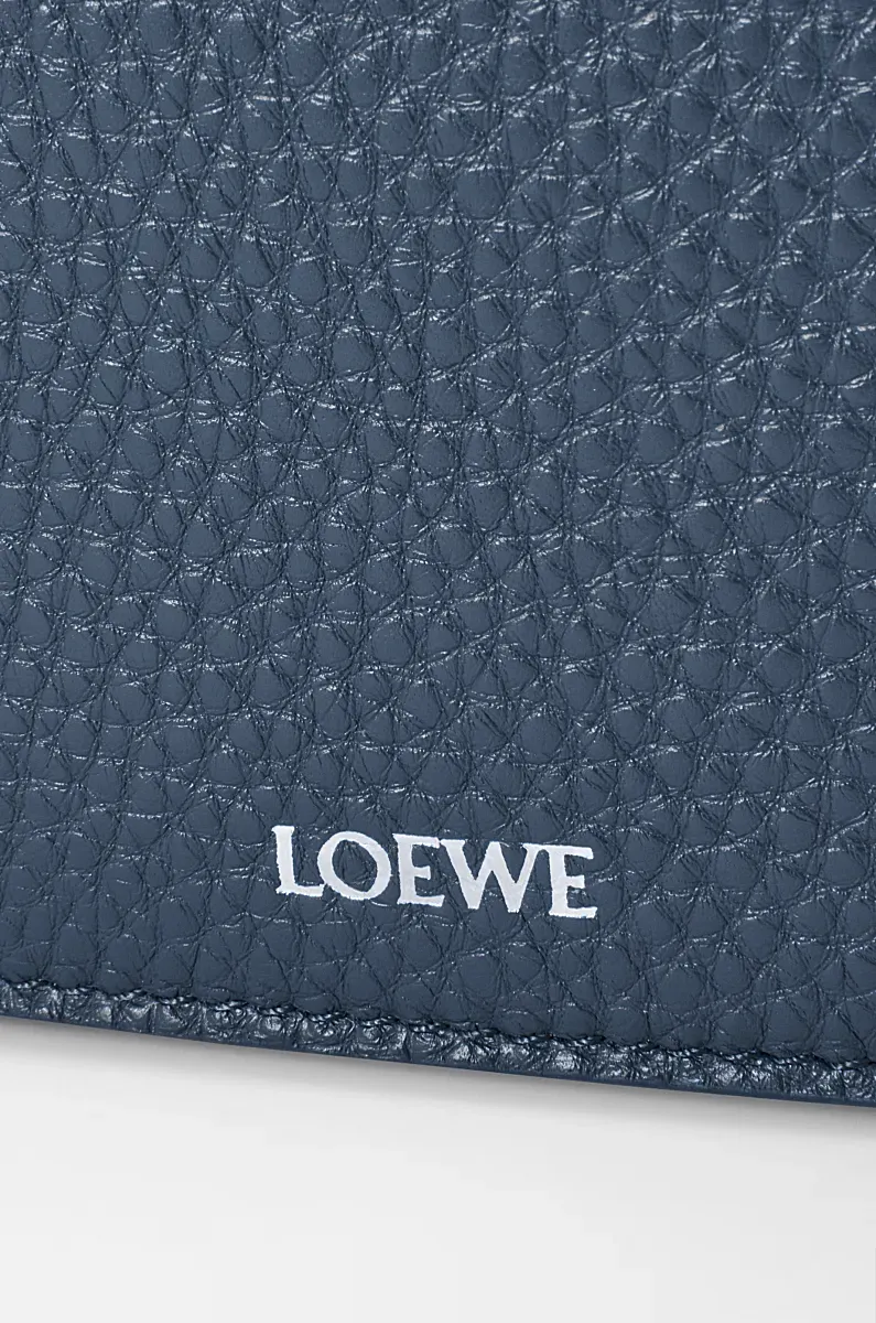 Medium Pebble Messenger Bag In Supple Grained Calfskin