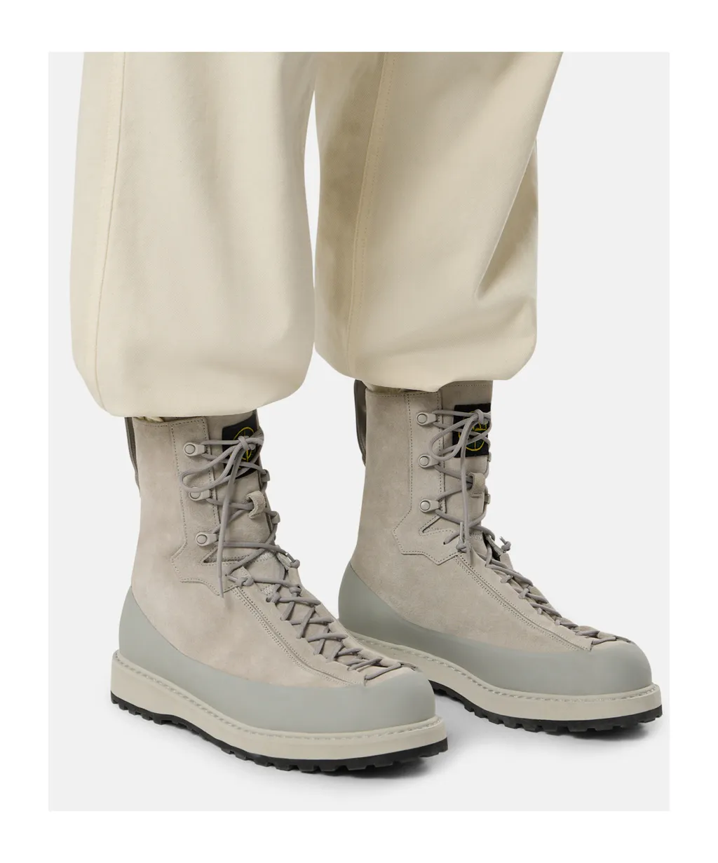 Hiking Boot With Dual Lacing And Lug Sole