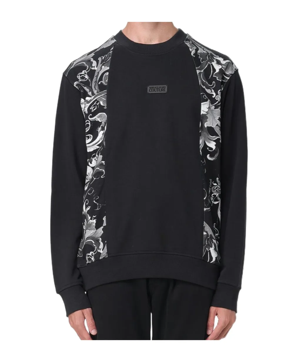 Long-Sleeved Sweatshirt