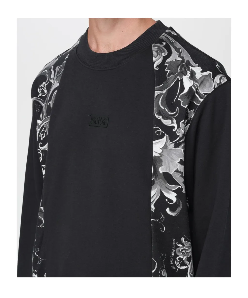 Long-Sleeved Sweatshirt