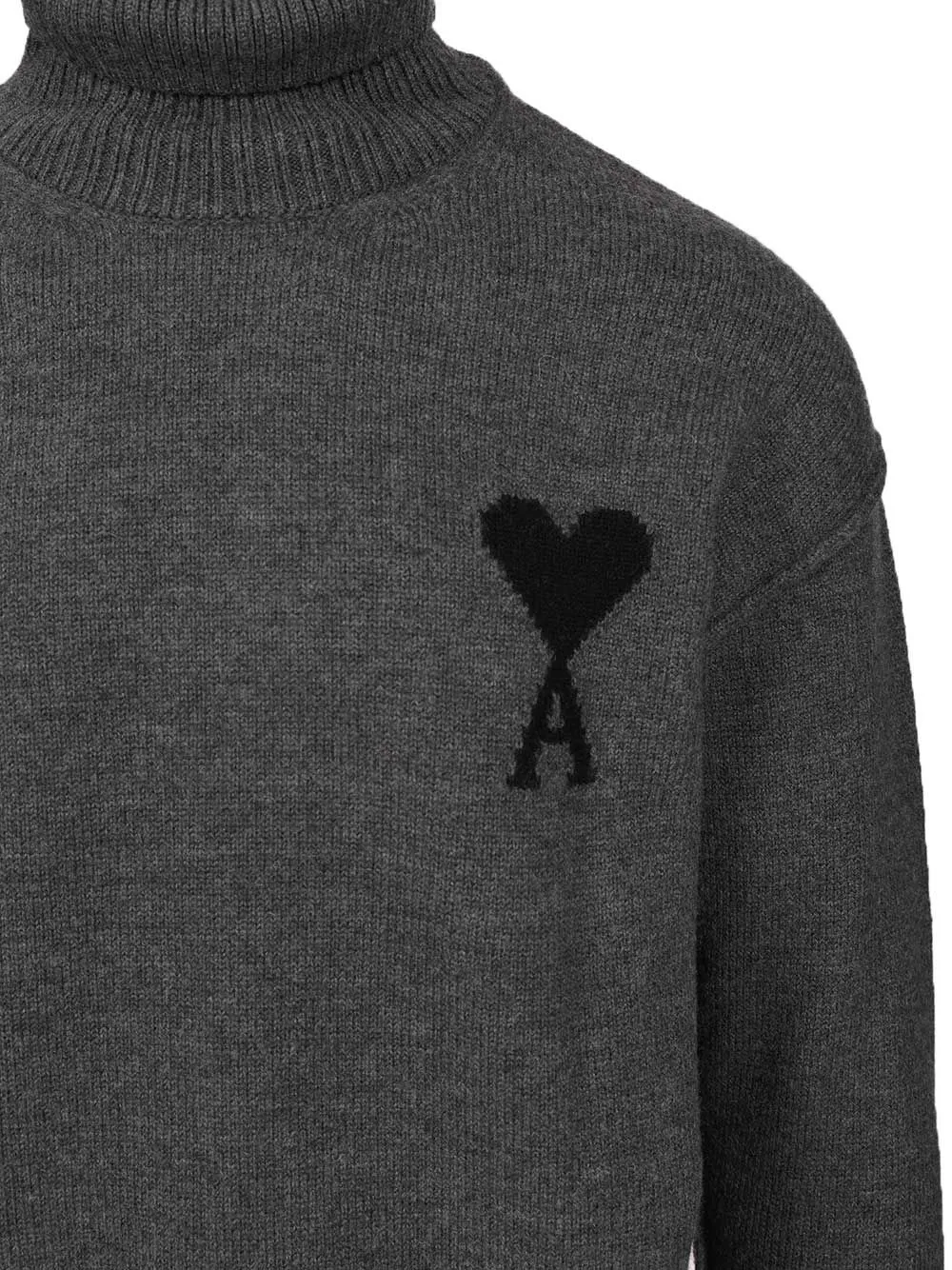 Heart Appliqué Roll-Neck Knitwear