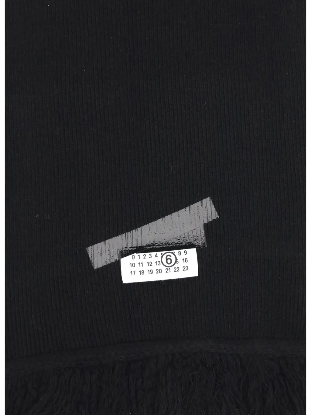 Mm6 Maison Margiela Logo Patch Fringed Scarf