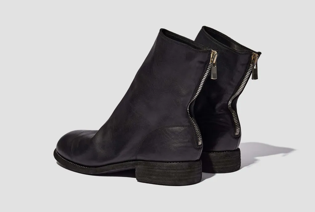 Round Toe Boots