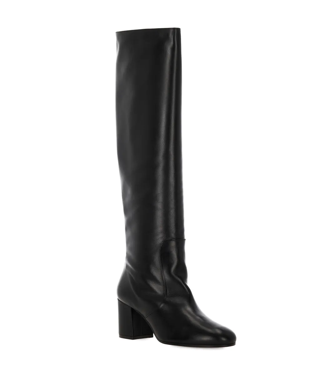 Round-Toe Boots
