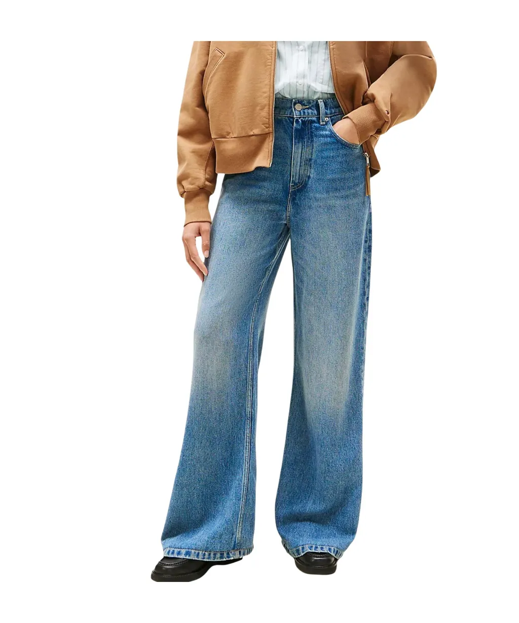 Wide-Leg Jeans