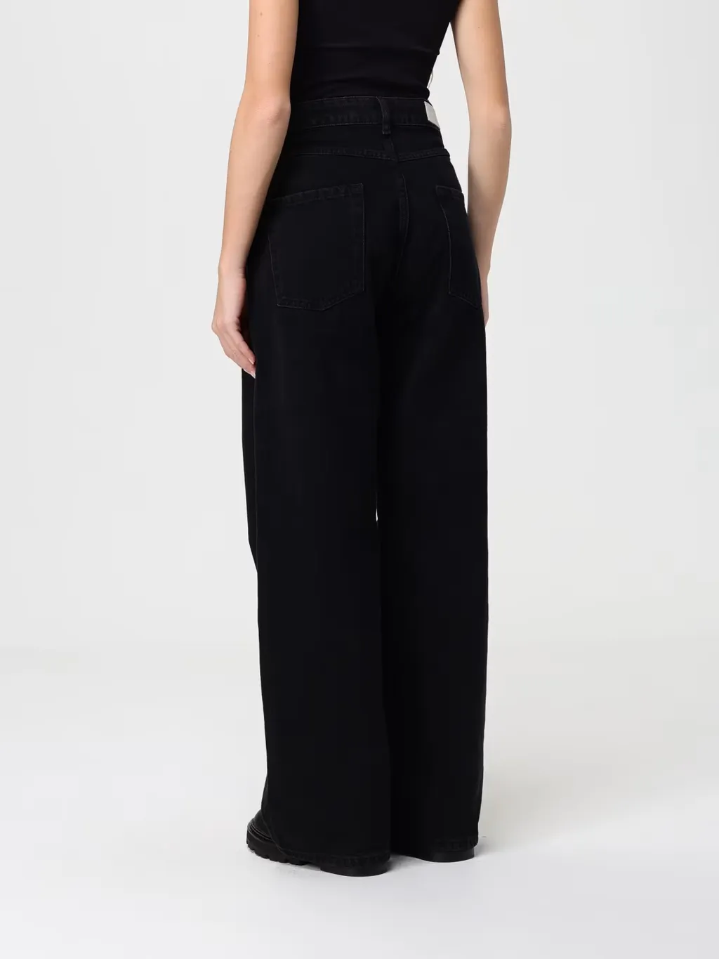 High-Waisted Jeans