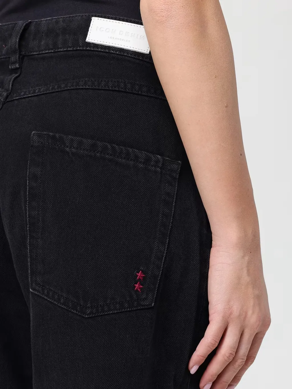 High-Waisted Jeans