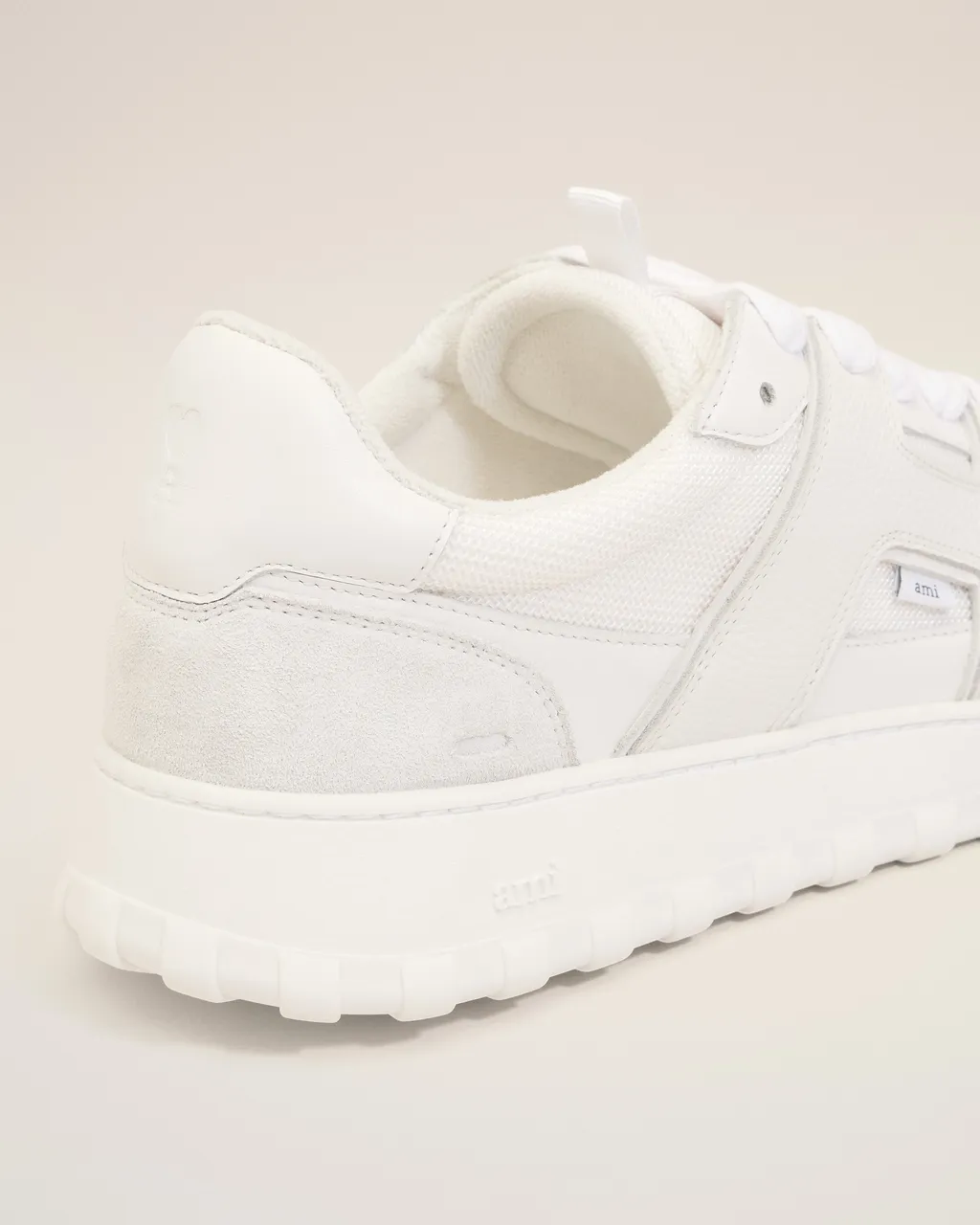 Round Toe Low-Top Casual Shoes