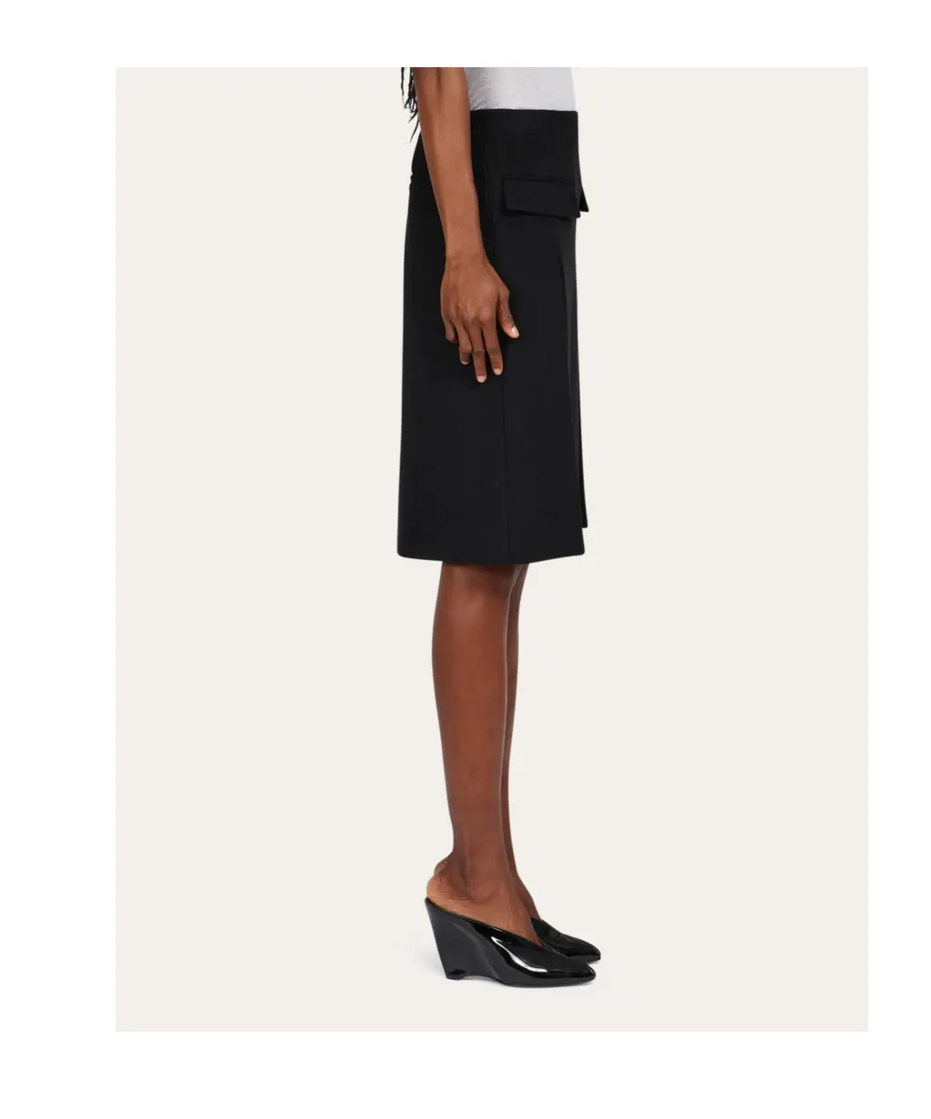 Pocket-Detail Skirt