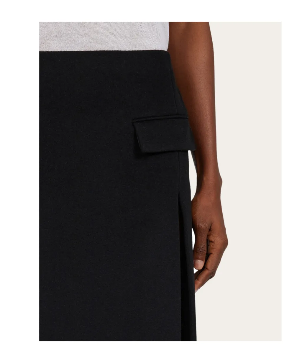 Pocket-Detail Skirt