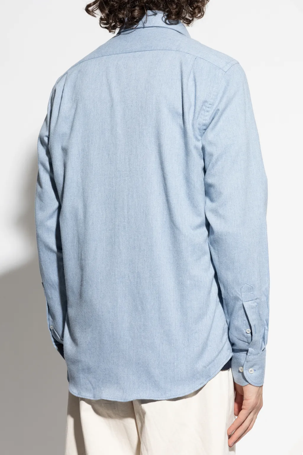 Long-Sleeve Buttoned-Up Shirt
