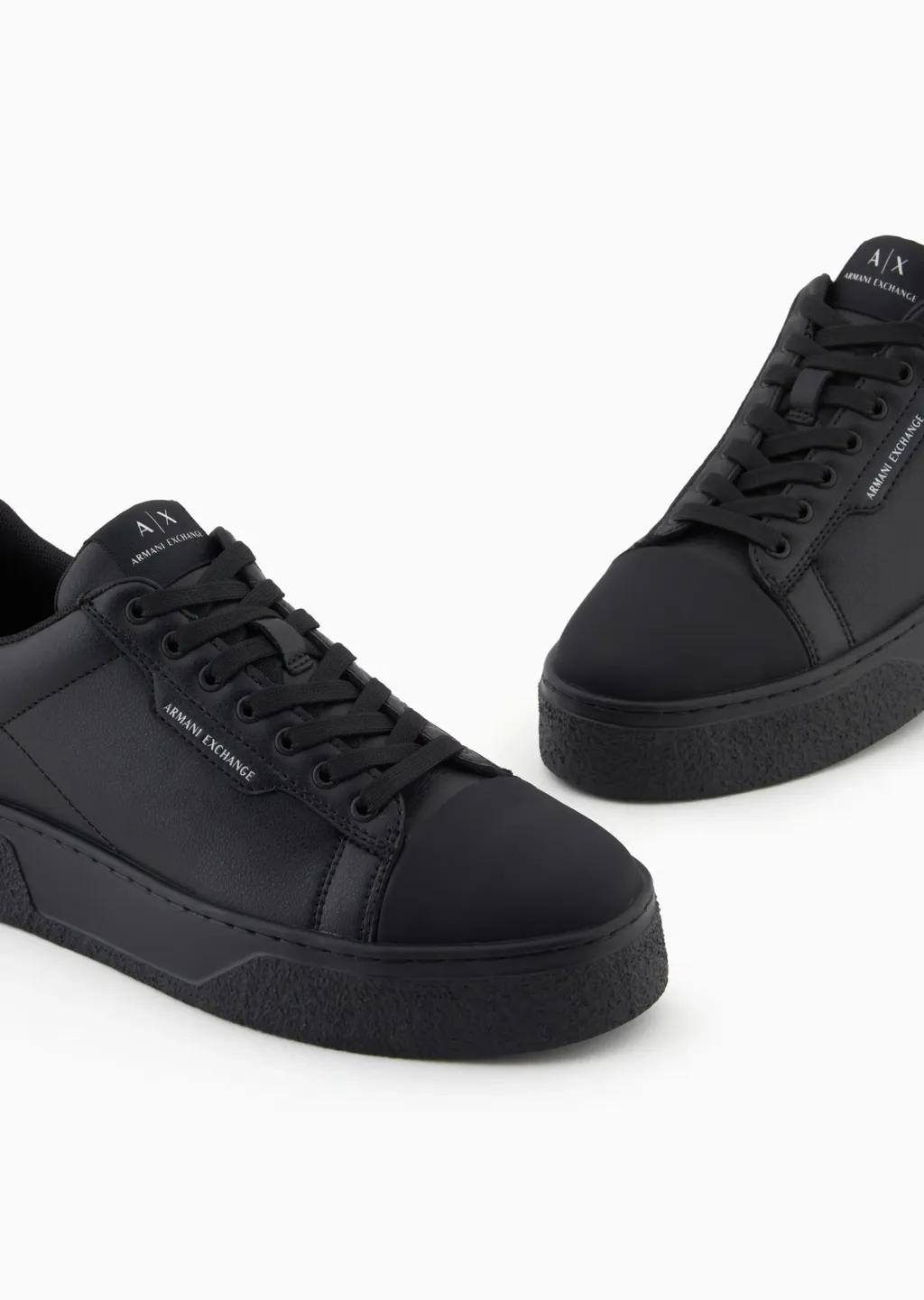 Round Toe Low Top Sneakers