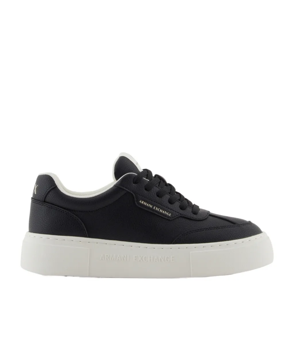 Round Toe Low Top Sneakers