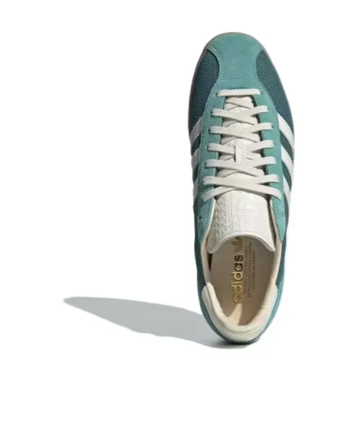 Three-Stripe Mesh Low-Top Sneakers