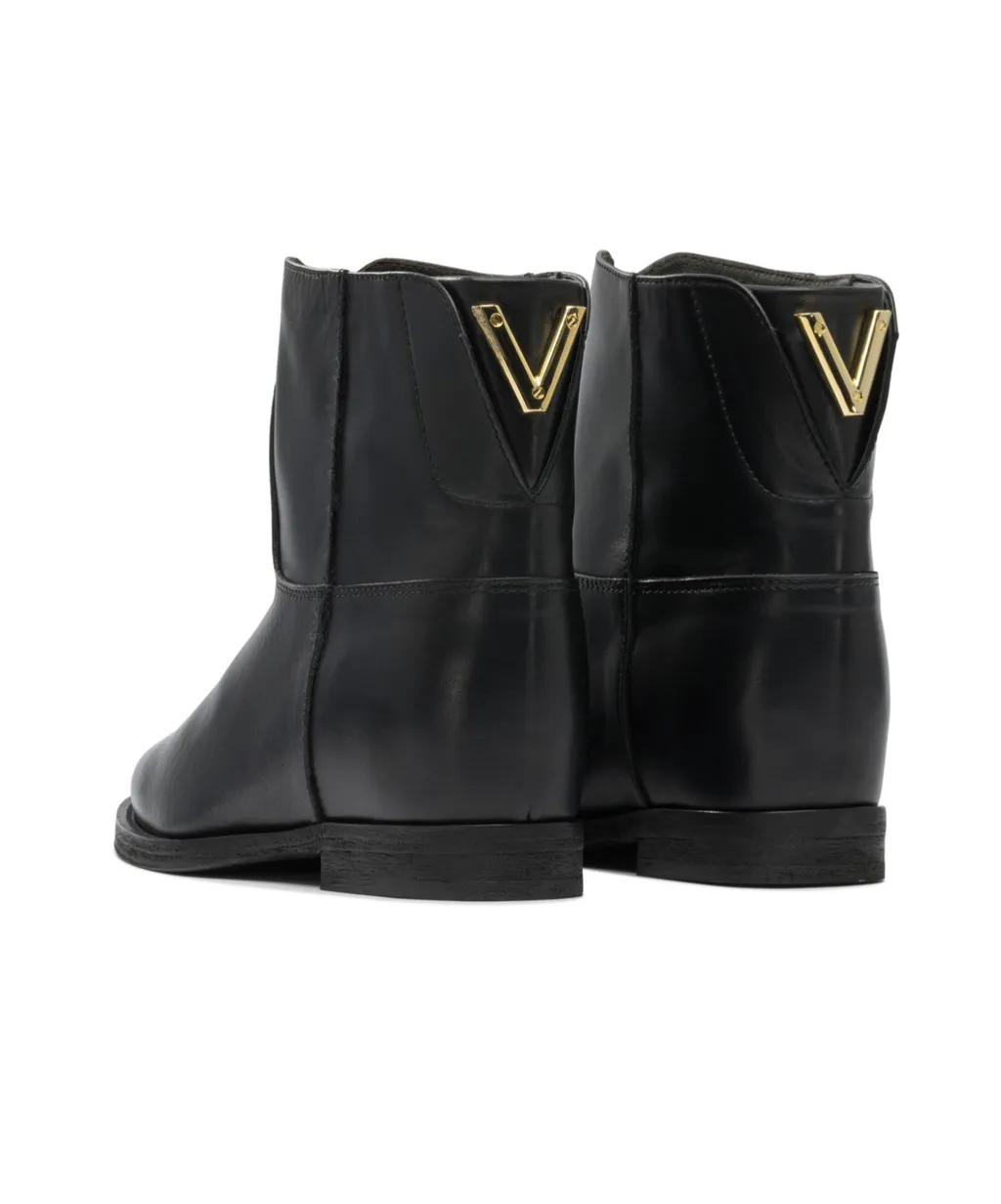 Round-Toe Ankle Boots