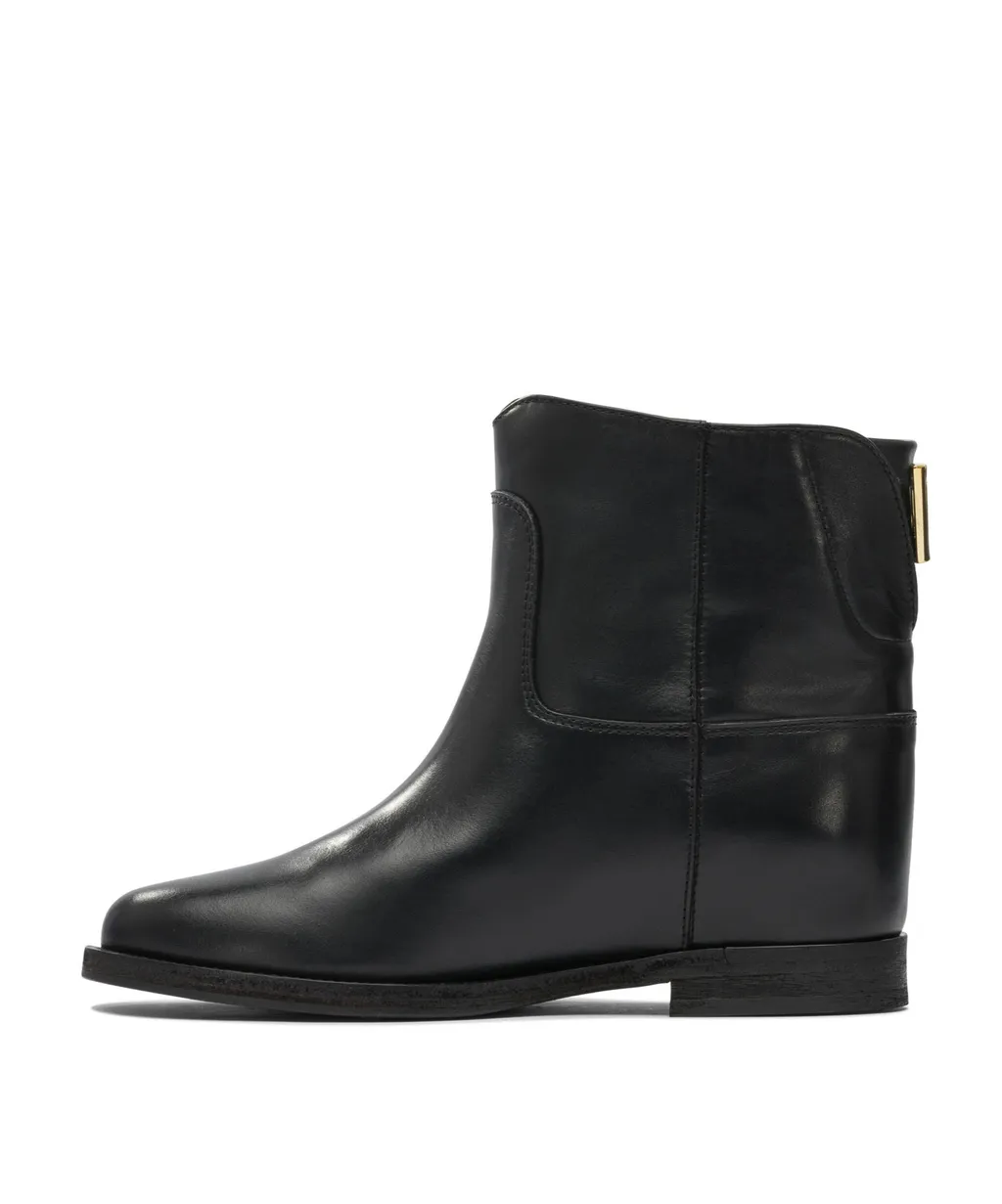 Round-Toe Ankle Boots