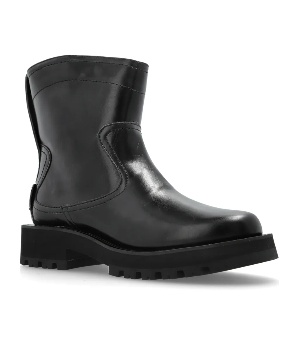 Boots In Low Black Oleatex