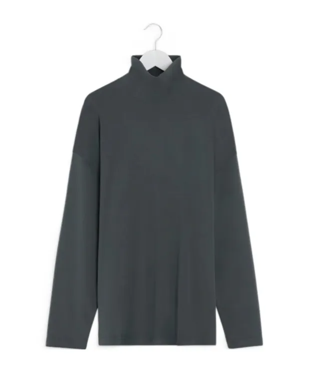 High-Neck Long-Sleeved T-Shirt