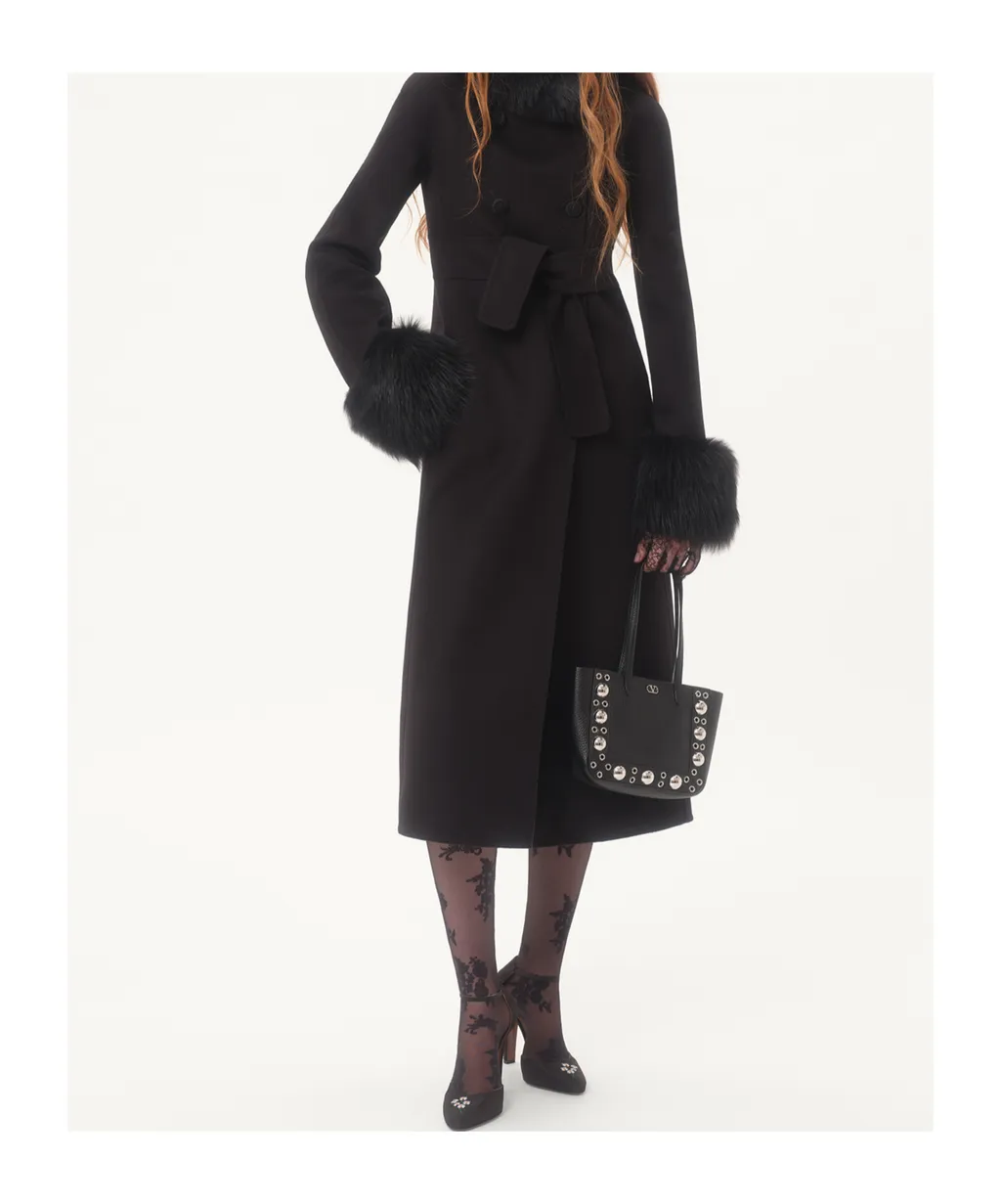 Valentino Vlogo Plaque Eyelet Detailed Shoulder Bag