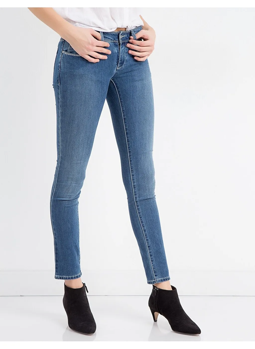 Logo Straight Jeans