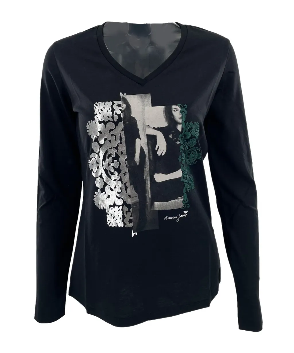 V-Neck Long-Sleeved T-Shirt