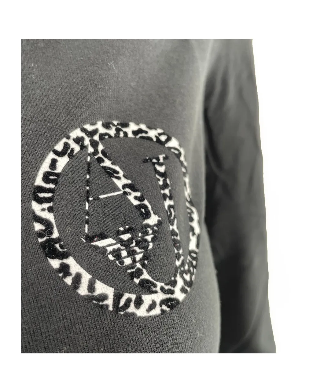 V-Neck Long-Sleeved T-Shirt