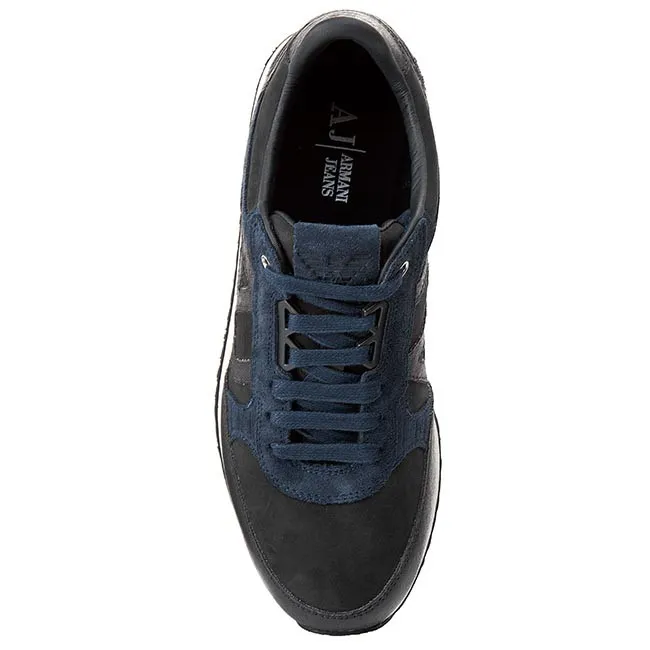 Logo Details Casual Sneakers