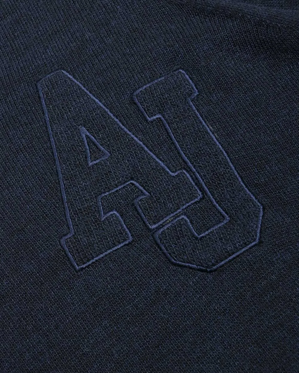 Round Neckline And Pullover