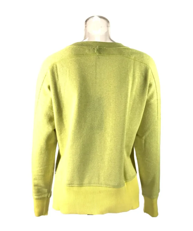 Round-Neck Long-Sleeved Sweater