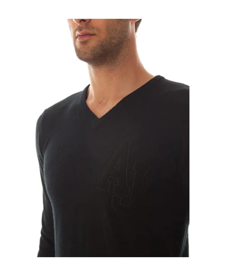 V-Neck Logo Pullover