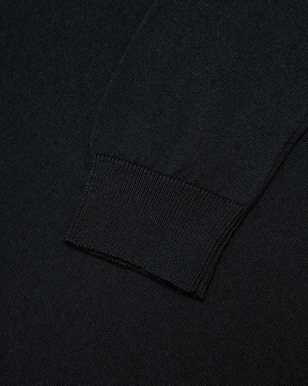 Round-Neck Long-Sleeved Pullover