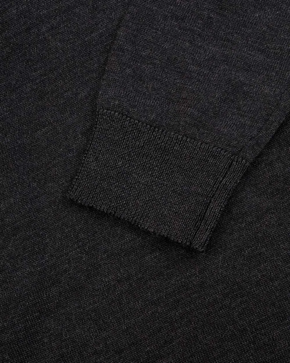 Round-Neck Long-Sleeved Pullover