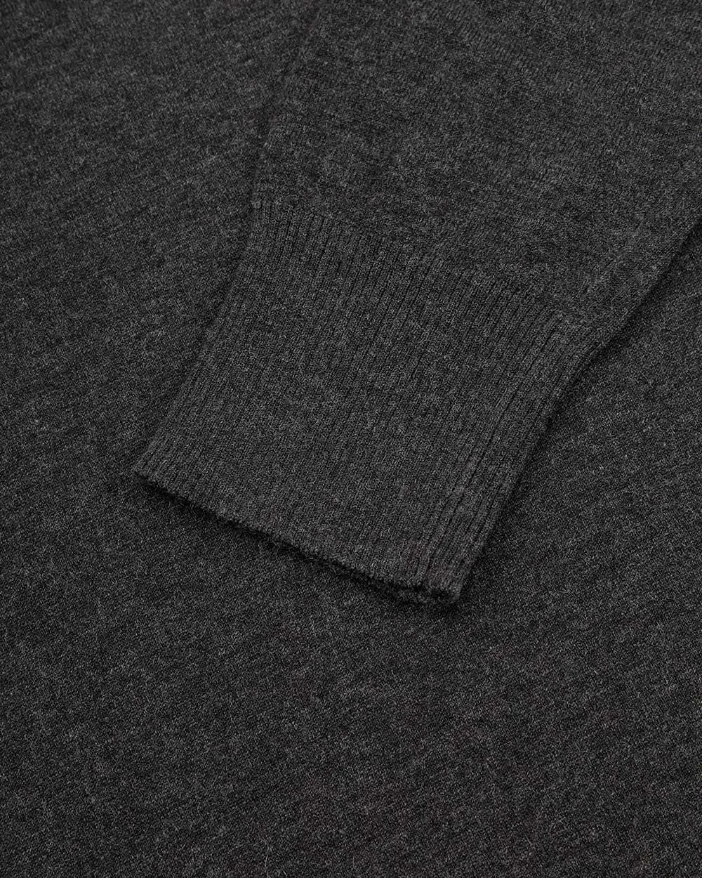 Round-Neck Long-Sleeved Pullover